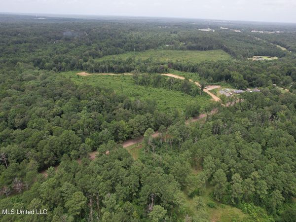 W Gallatin Street, Hazlehurst, MS 39083
