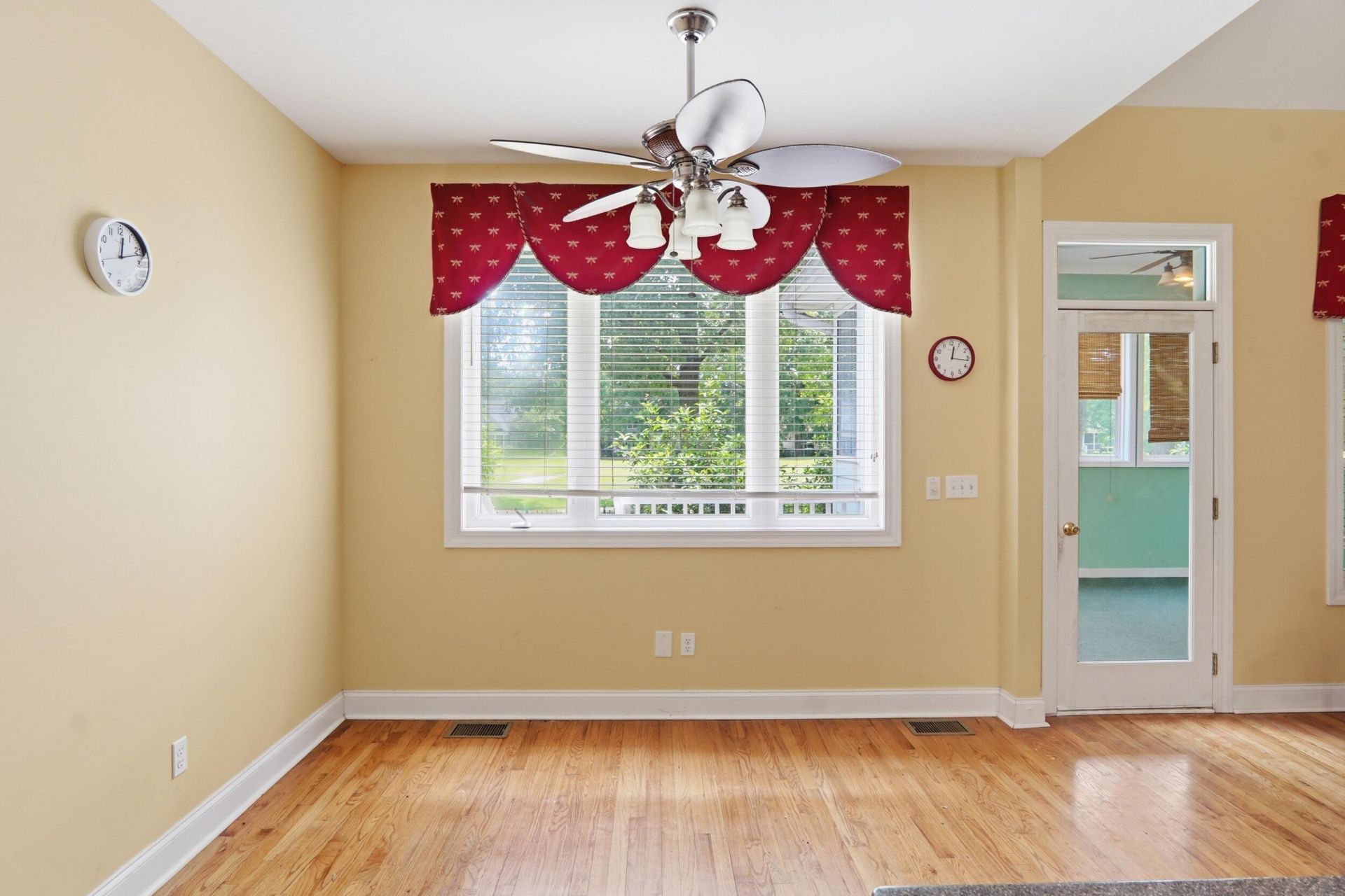 8737 Herons Walk Photo 15