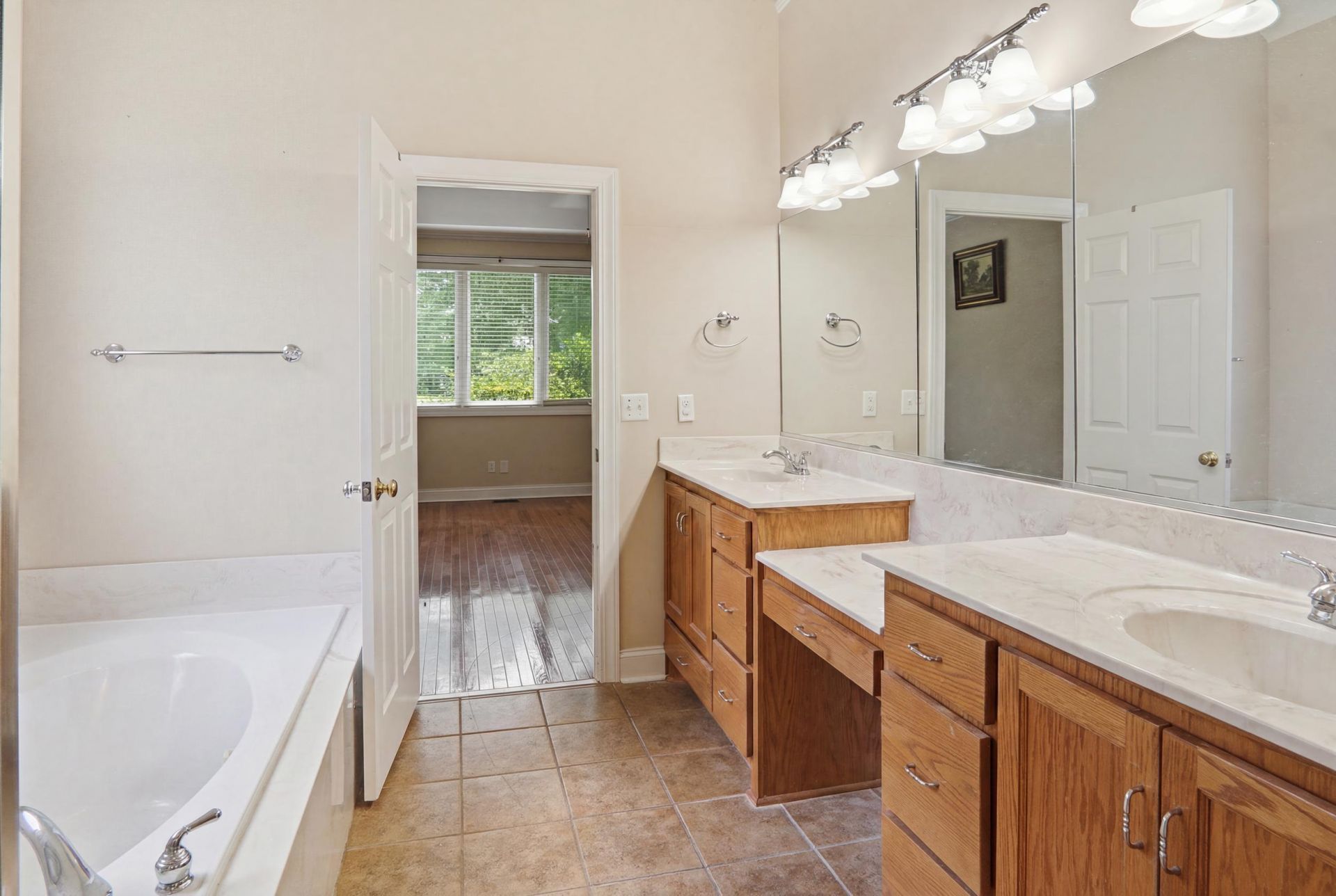 8737 Herons Walk Photo 20