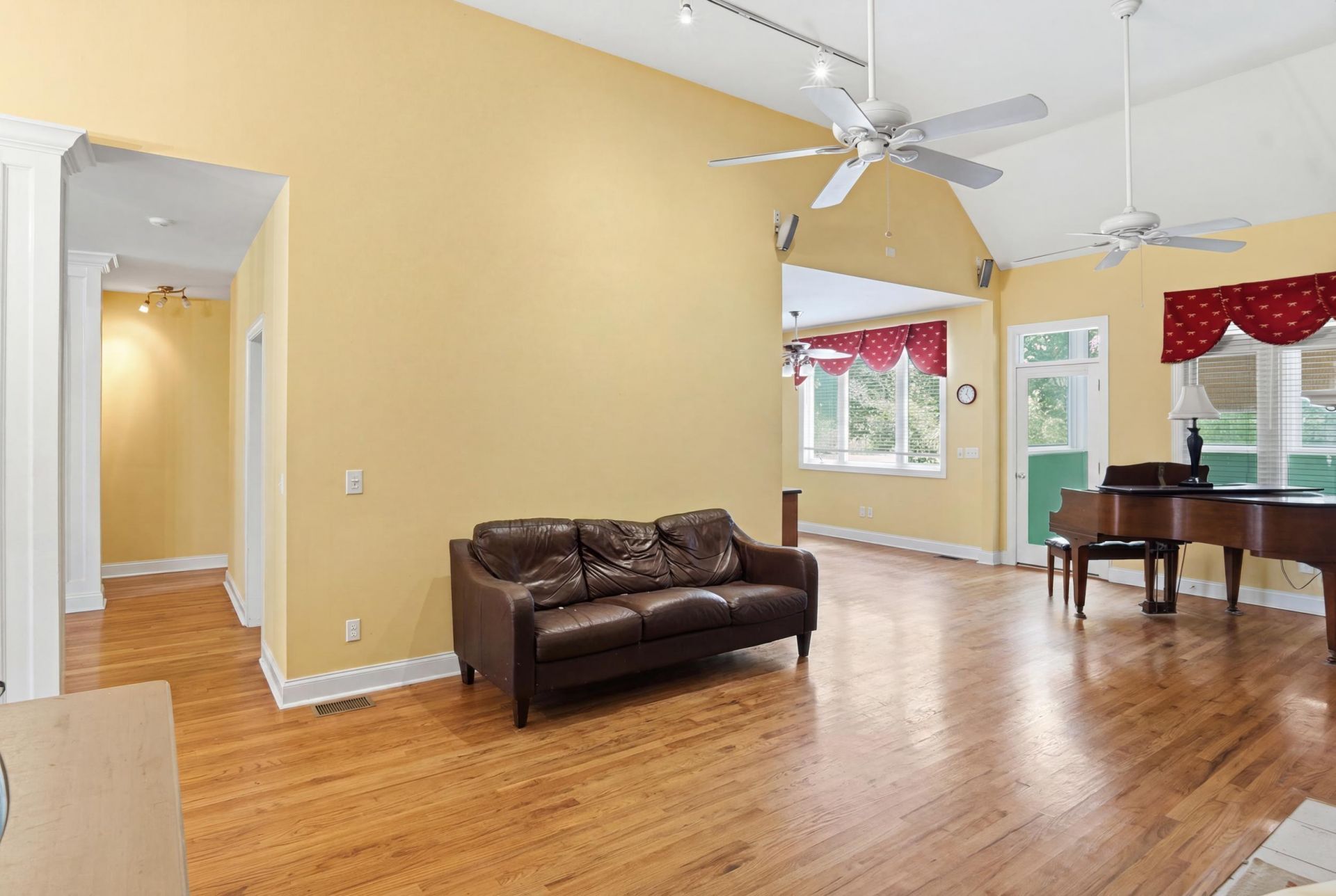 8737 Herons Walk Photo 8