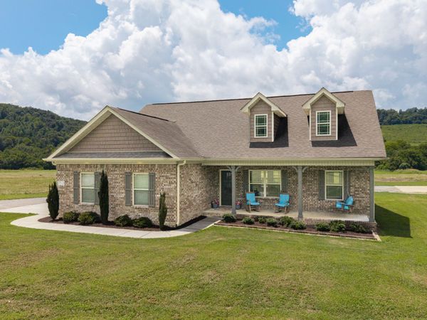732 Shelbyville Hwy , Fayetteville, TN 37334
