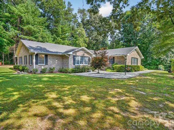 227 Sean Way , Hendersonville, NC 28792