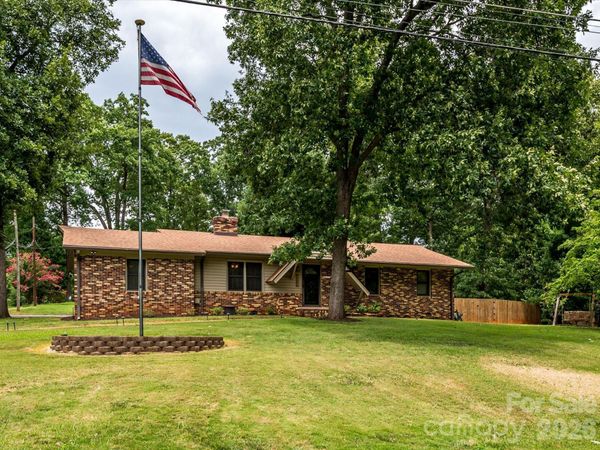 1106 Robinhood Lane, Kannapolis, NC 28081