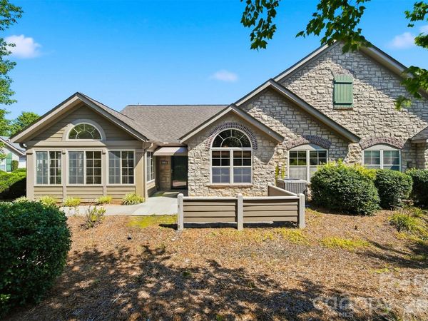 808 Wynnshire Drive , Unit B, Hickory, NC 28601