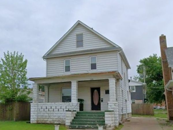 2432 5th Avenue , Moline, IL 61265