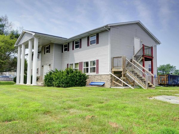 812 Wigwam Hollow Road, Macomb, IL 61455