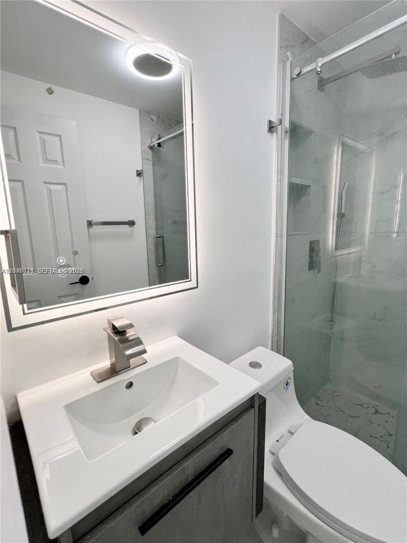 511 N 70th Way , Hollywood, FL 33024 Photo