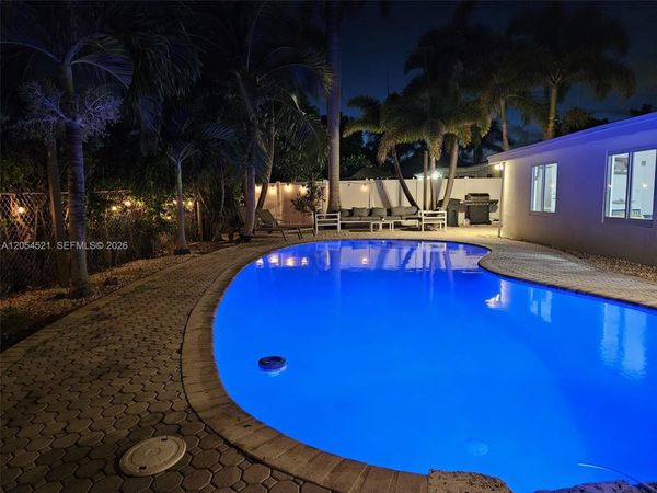 2784 NE 30th St , Lighthouse Point, FL 33064