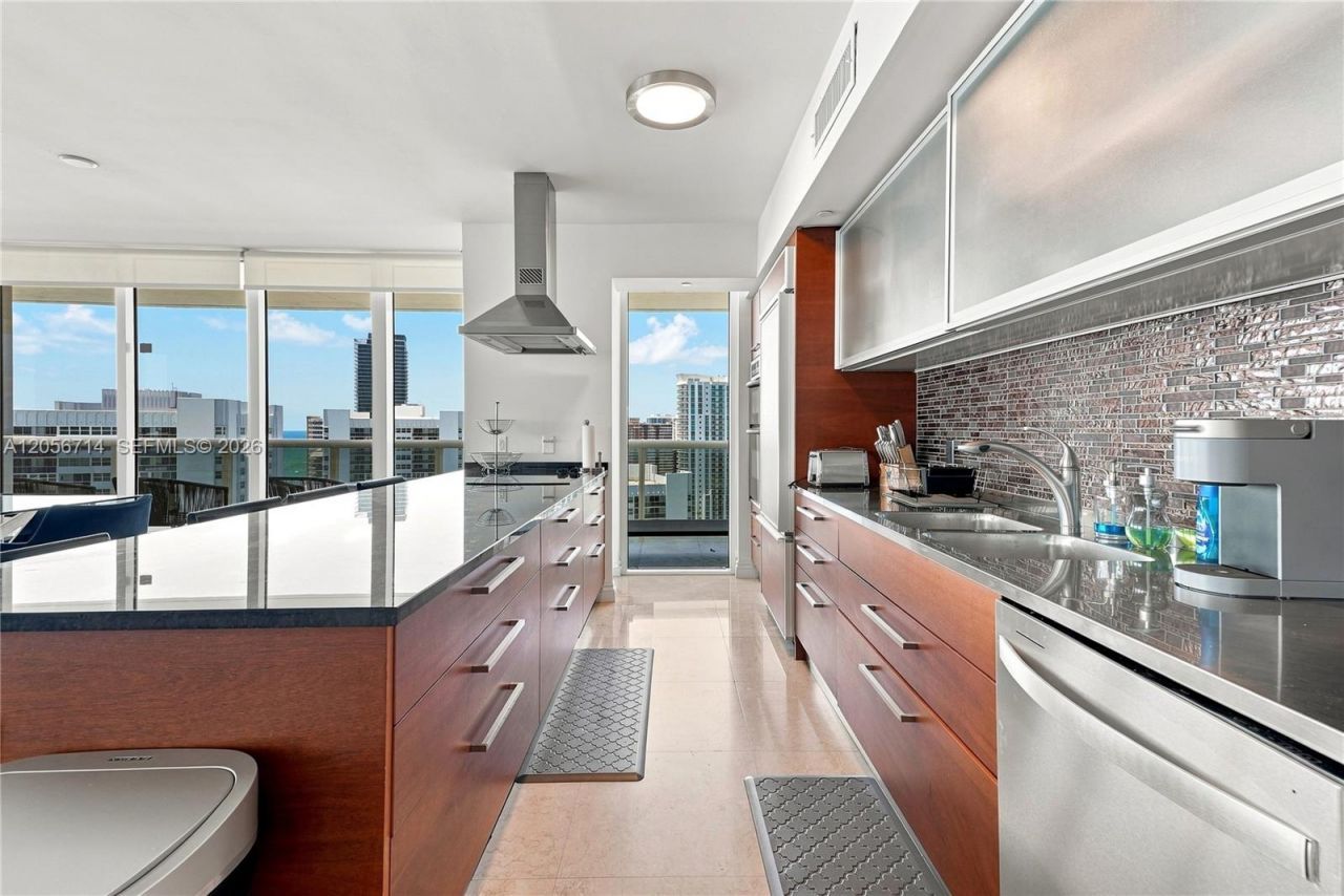 1850 S Ocean Dr, Unit 2204, Hallandale Beach, FL 33009 Photo
