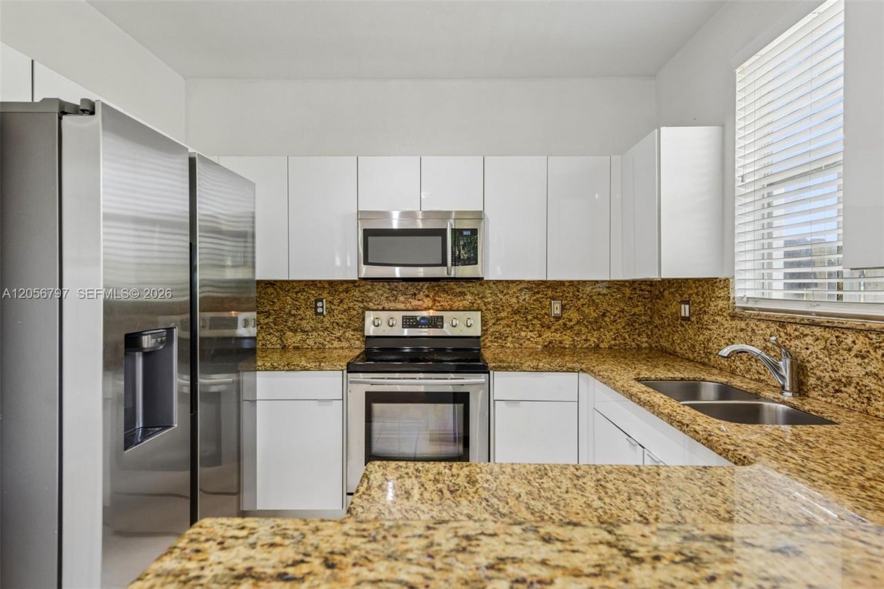 8188 NW 108th Pl , Unit -, Doral, FL 33178 Photo