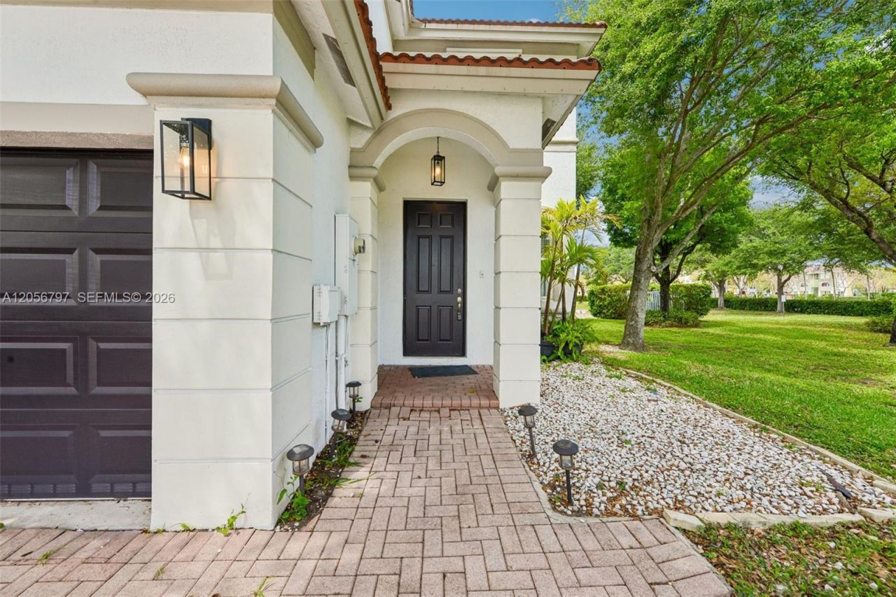 8188 NW 108th Pl , Unit -, Doral, FL 33178 Photo