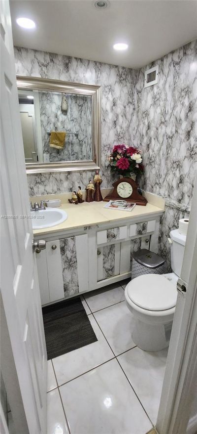 2750 NE 183rd St , Unit 1701, Aventura, FL 33160 Photo