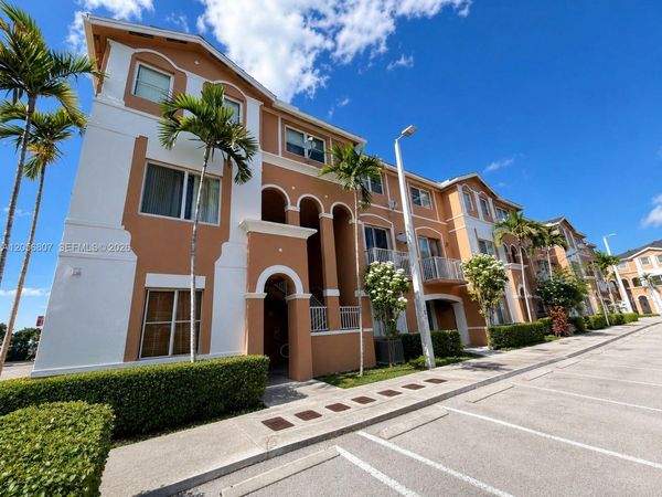 17650 NW 73rd Ave , Unit 104-18, Hialeah, FL 33015