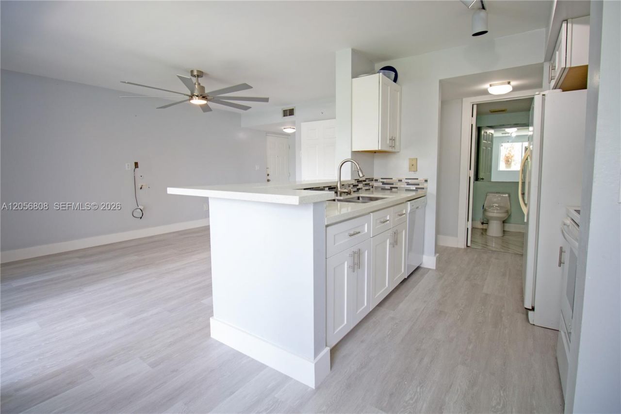 2600 S University Dr , Unit 228, Davie, FL 33328 Photo