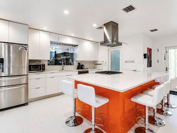 963 Nautilus Isle , Dania Beach, FL 33004