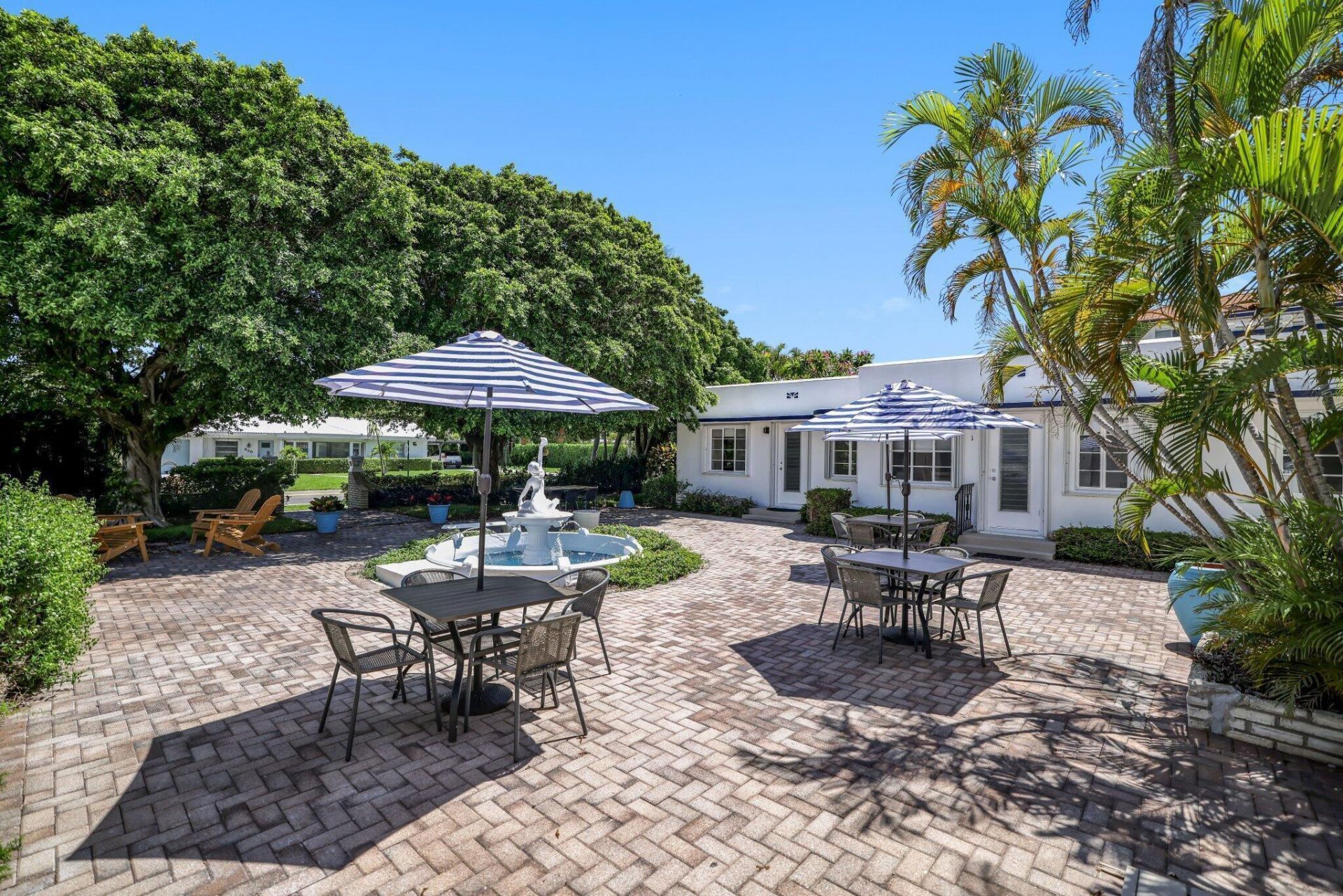 320 Inlet Way, Unit 4, Palm Beach Shores, FL 33404 Photo