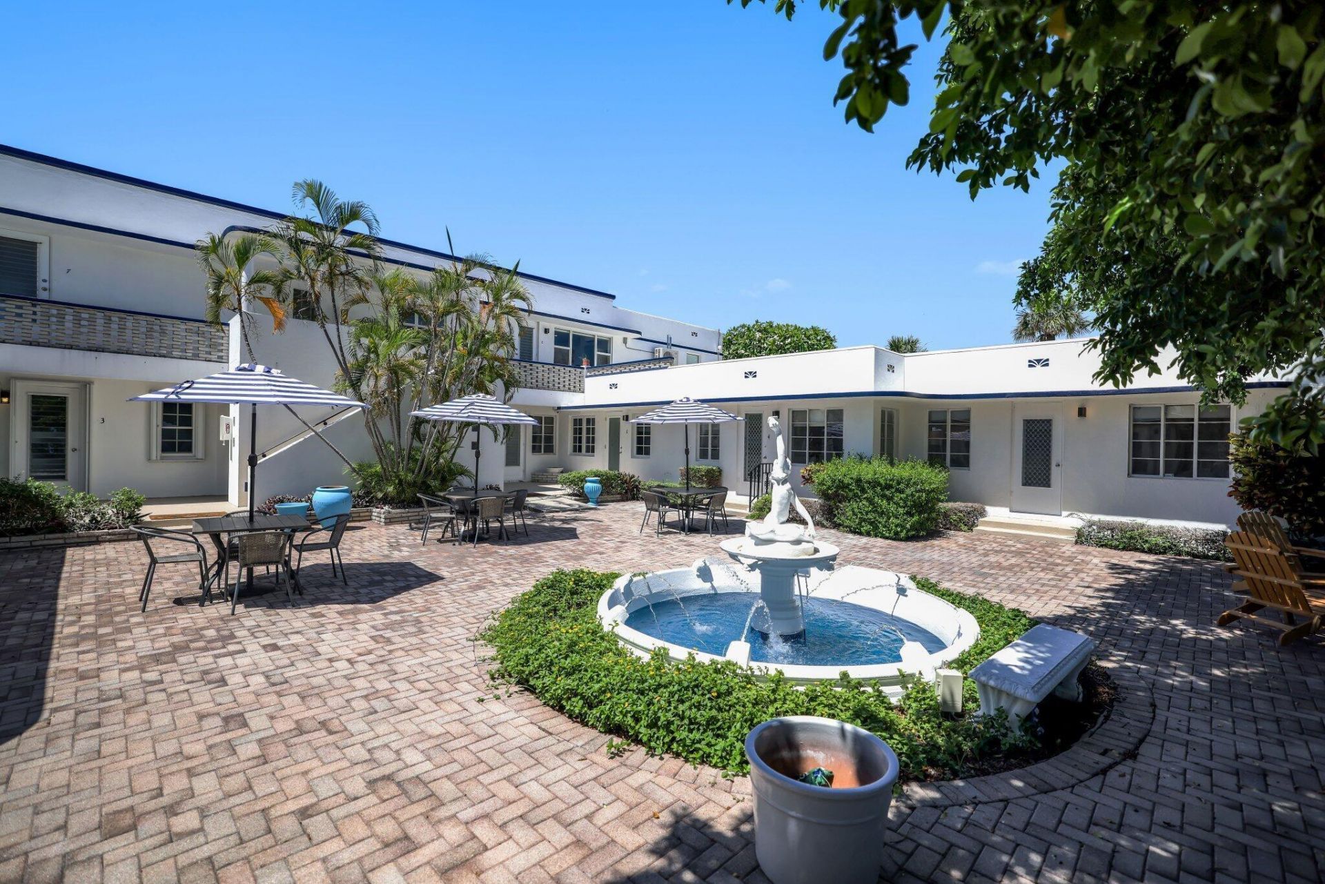 320 Inlet Way, Unit 4, Palm Beach Shores, FL 33404 Photo