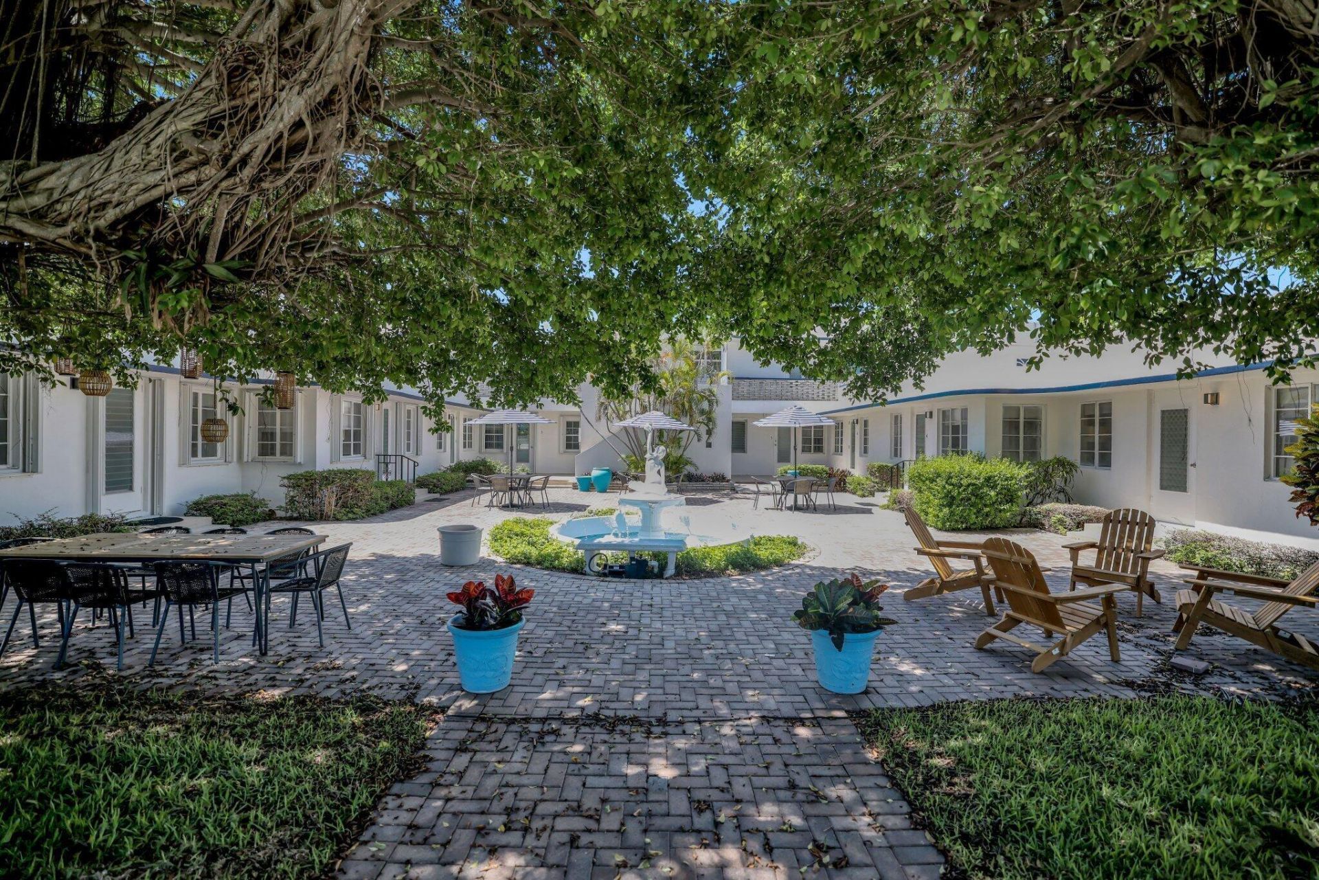 320 Inlet Way, Unit 4, Palm Beach Shores, FL 33404 Photo