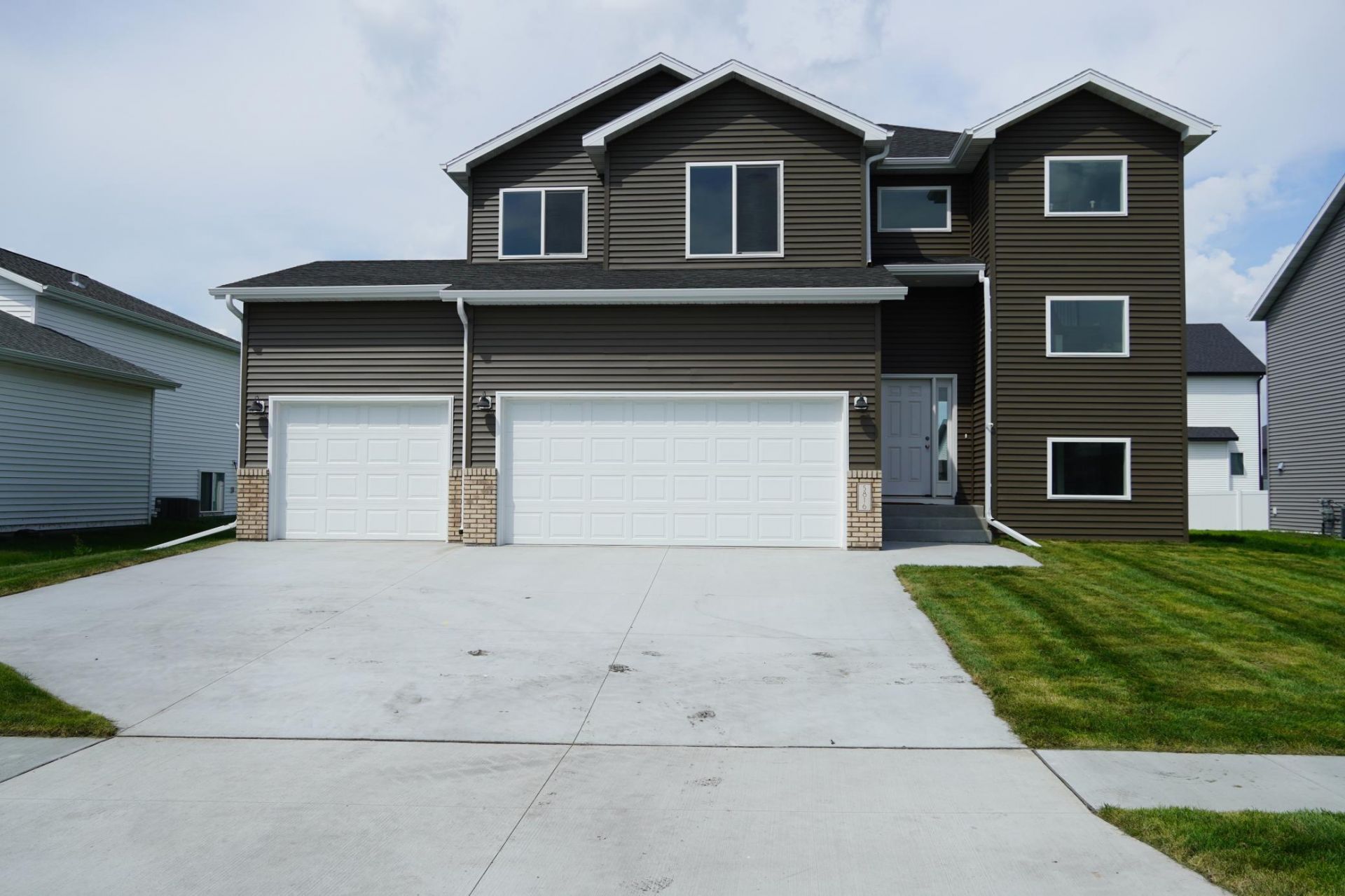 5816 James Drive W, West Fargo, ND 58078 Main Photo