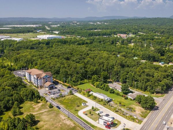 20717 Highway 365 N , Maumelle, AR 72113