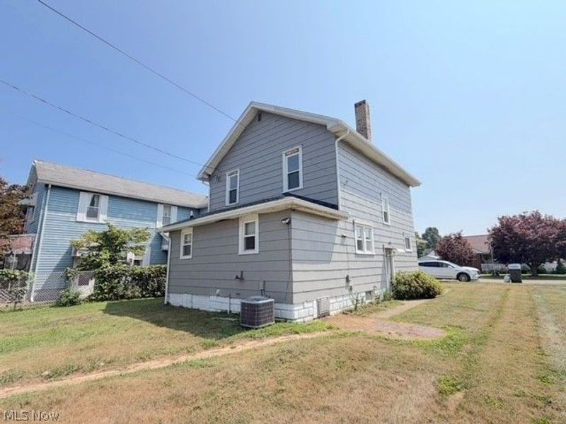 450 Barnett Avenue, Newcomerstown, OH 43832 Photo 2