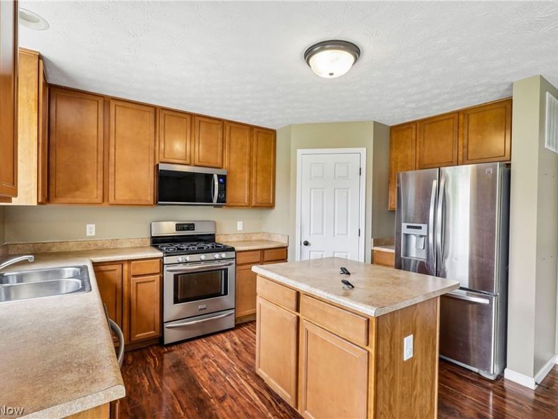 5028 Dayflower Drive, Tipp City, OH 45371 Photo 2