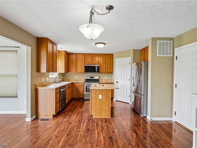 5028 Dayflower Drive, Tipp City, OH 45371 Photo 4