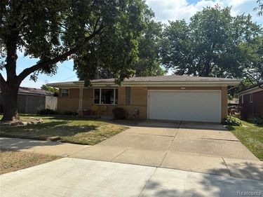 26644 Marilyn Avenue , Warren, MI 48089