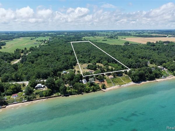 2898 Lakeshore Road, Sanilac Twp, MI 48401