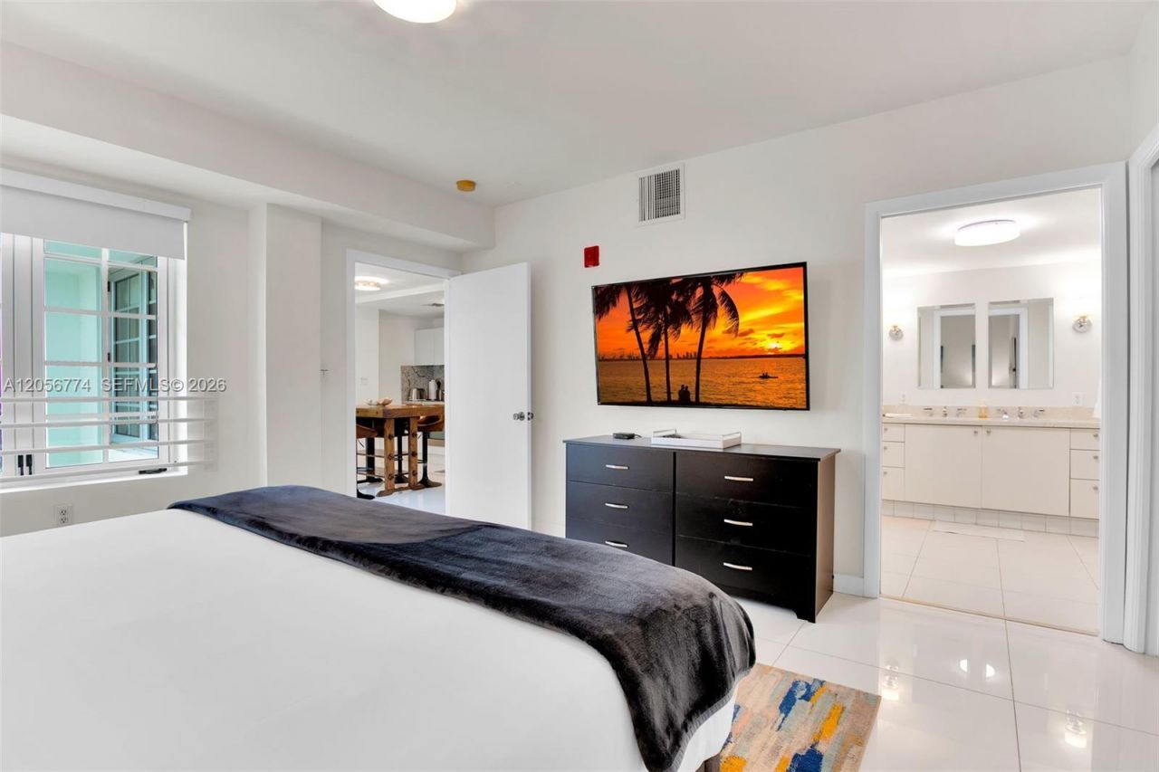 1250 Ocean Dr , Unit 2N, Miami Beach, FL 33139 Photo