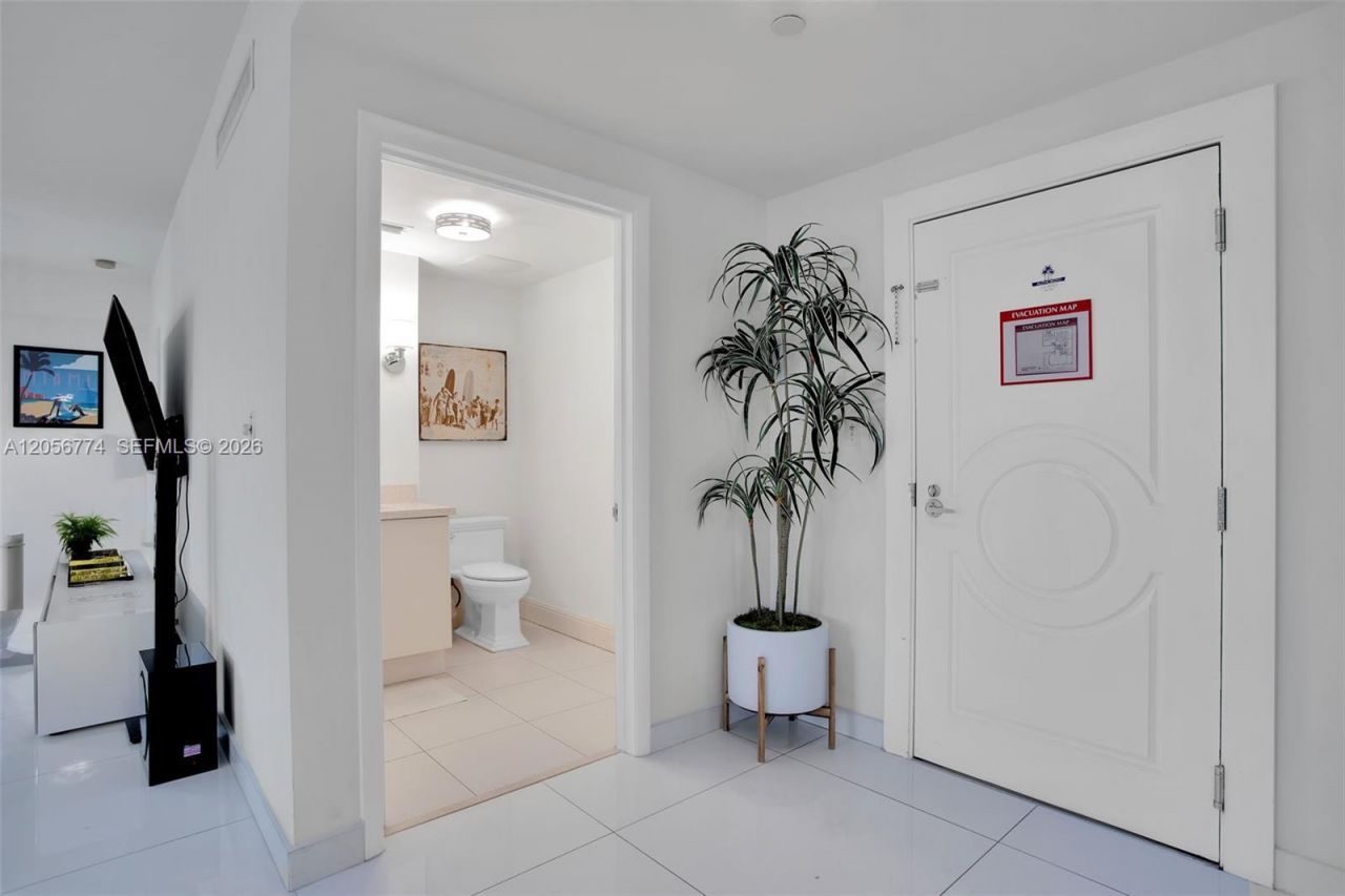 1250 Ocean Dr , Unit 2N, Miami Beach, FL 33139 Photo