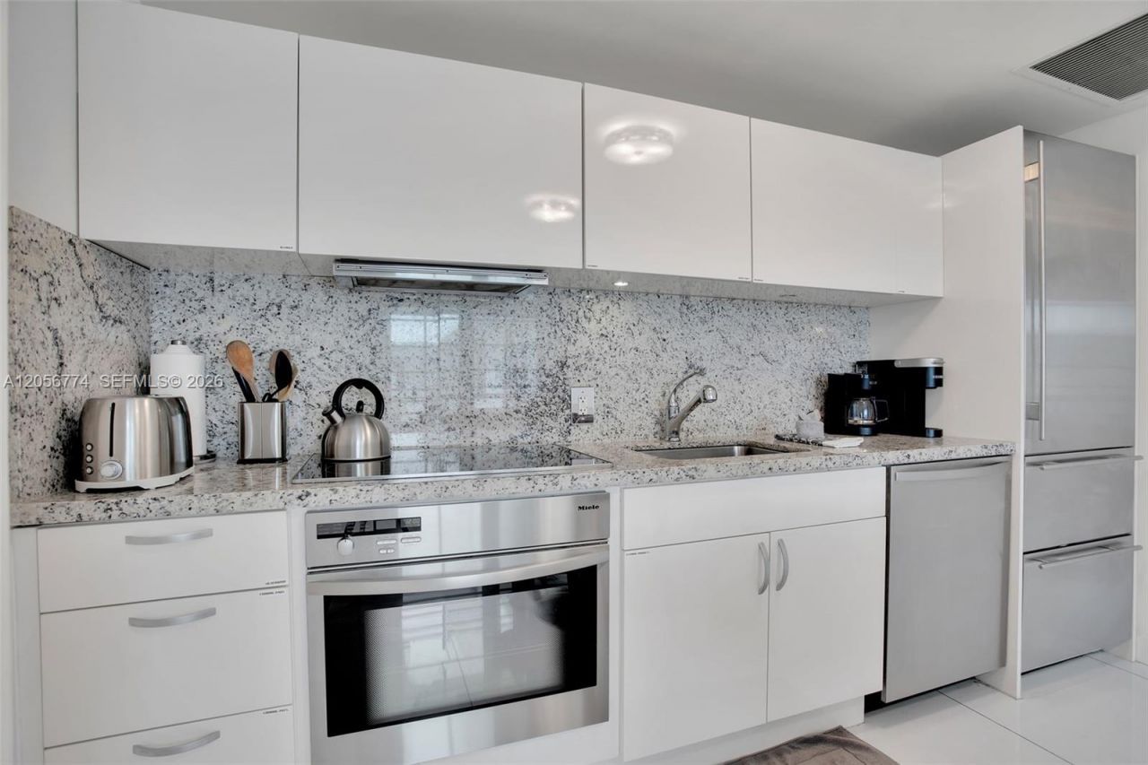 1250 Ocean Dr , Unit 2N, Miami Beach, FL 33139 Photo