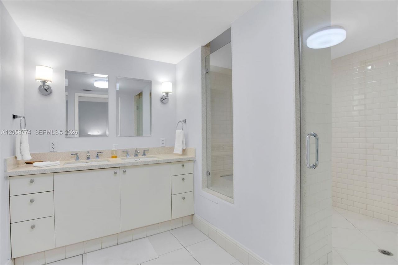 1250 Ocean Dr , Unit 2N, Miami Beach, FL 33139 Photo