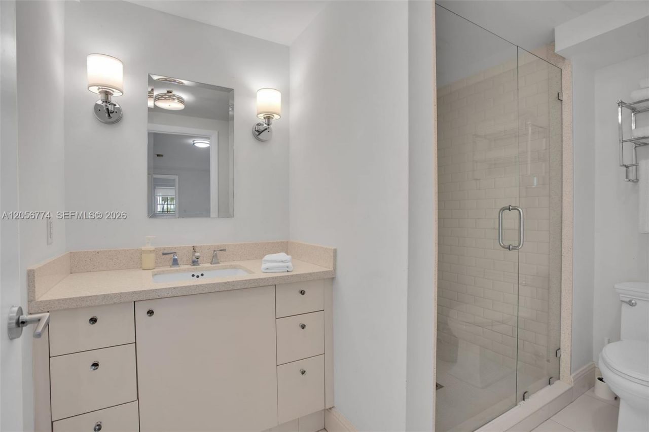 1250 Ocean Dr , Unit 2N, Miami Beach, FL 33139 Photo