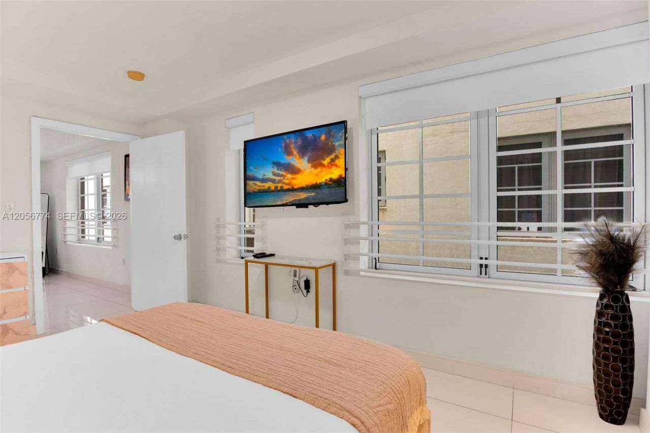 1250 Ocean Dr , Unit 2N, Miami Beach, FL 33139 Photo