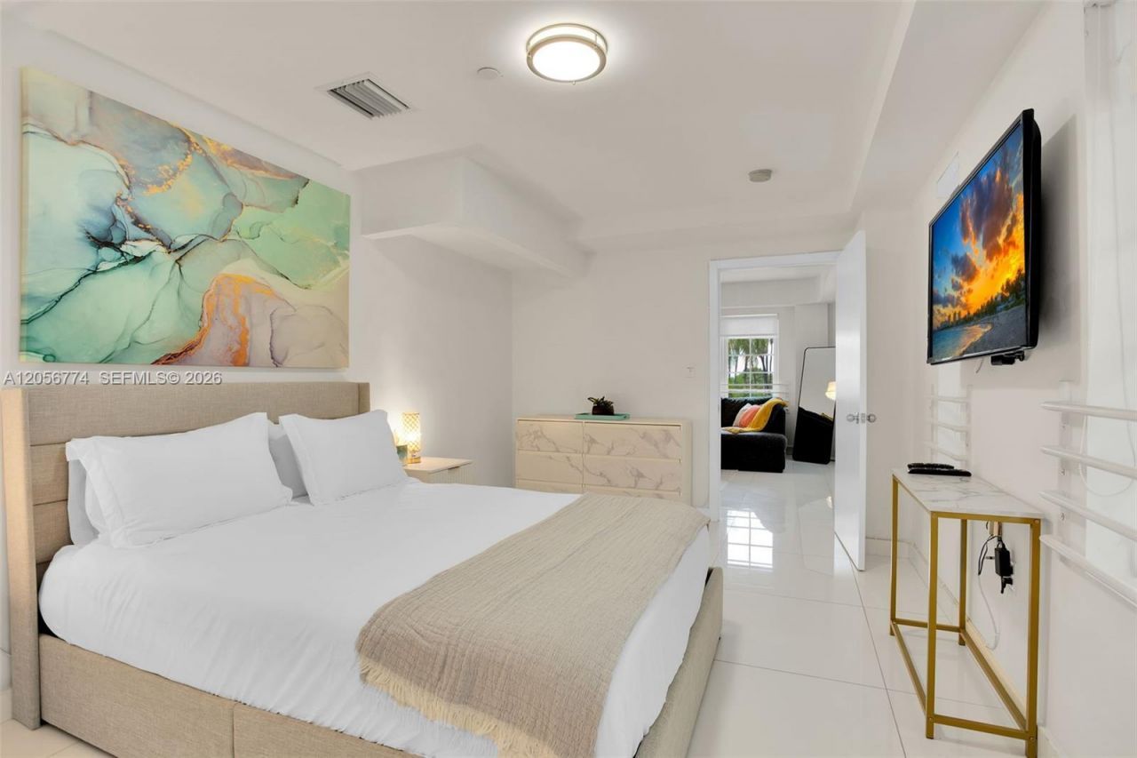 1250 Ocean Dr , Unit 2N, Miami Beach, FL 33139 Photo
