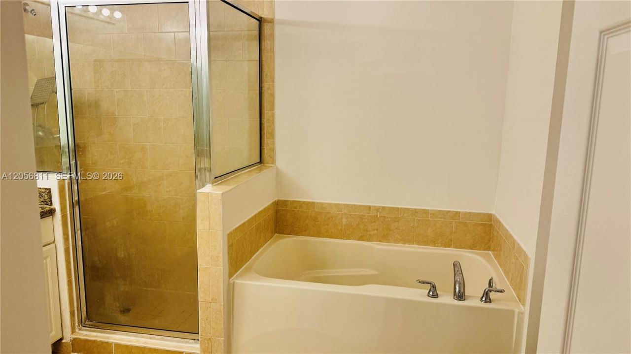 3001 NE 185th St , Unit 431, Aventura, FL 33180 Photo