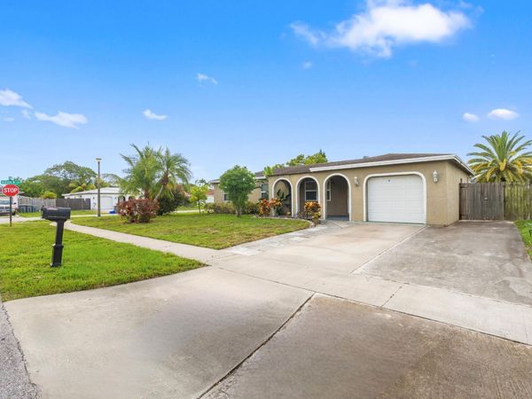 4784 Alfresco Street, Boca Raton, FL 33428