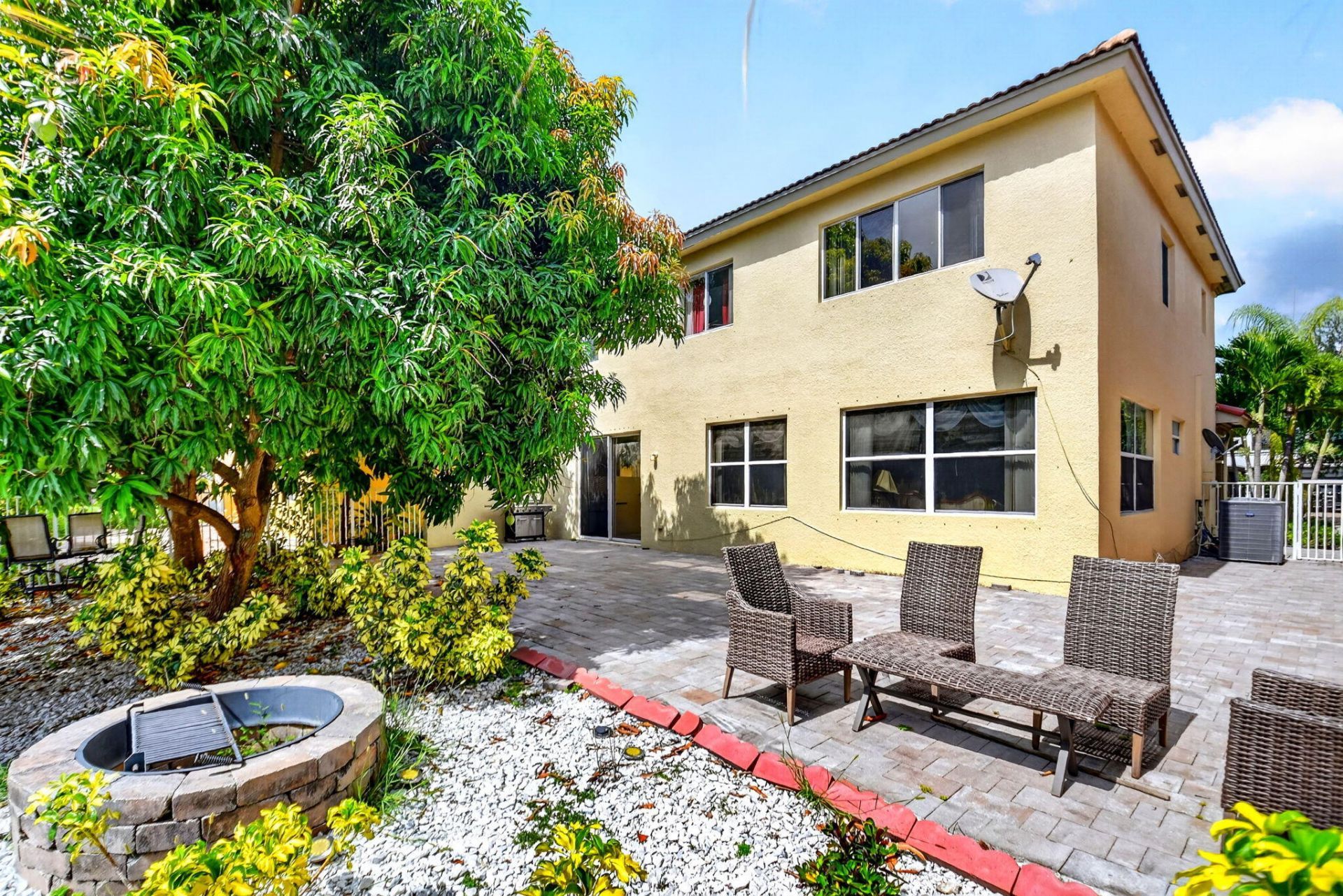 809 Triana Street, West Palm Beach, FL 33413 Photo