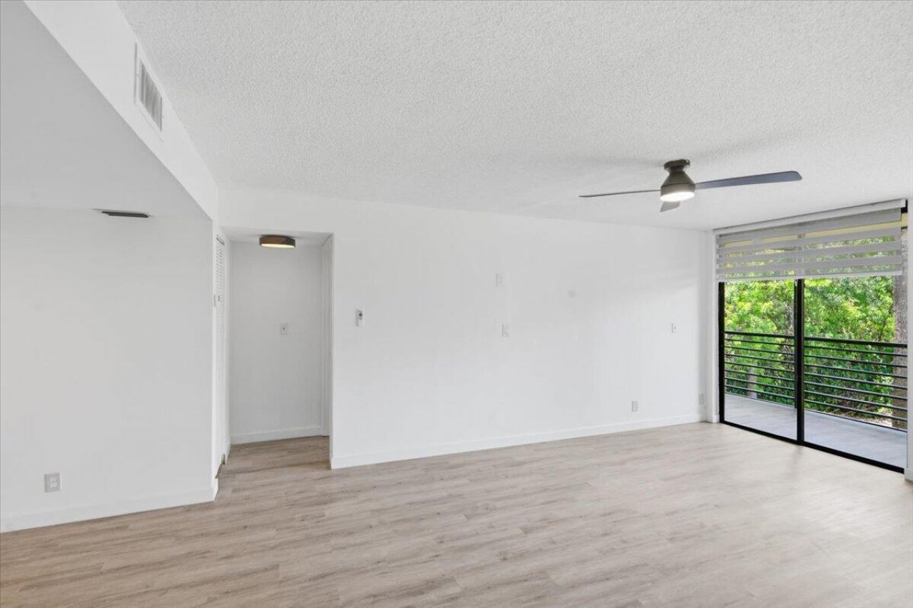 6301 N University Drive, Unit 206, Tamarac, FL 33321 Photo