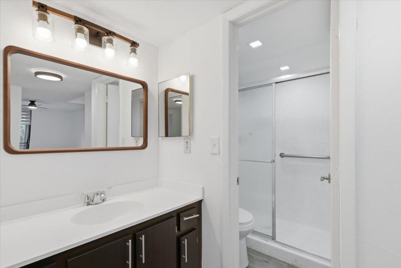 6301 N University Drive, Unit 206, Tamarac, FL 33321 Photo