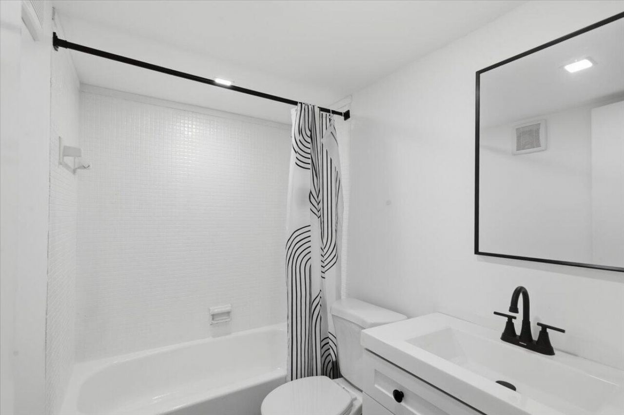 6301 N University Drive, Unit 206, Tamarac, FL 33321 Photo