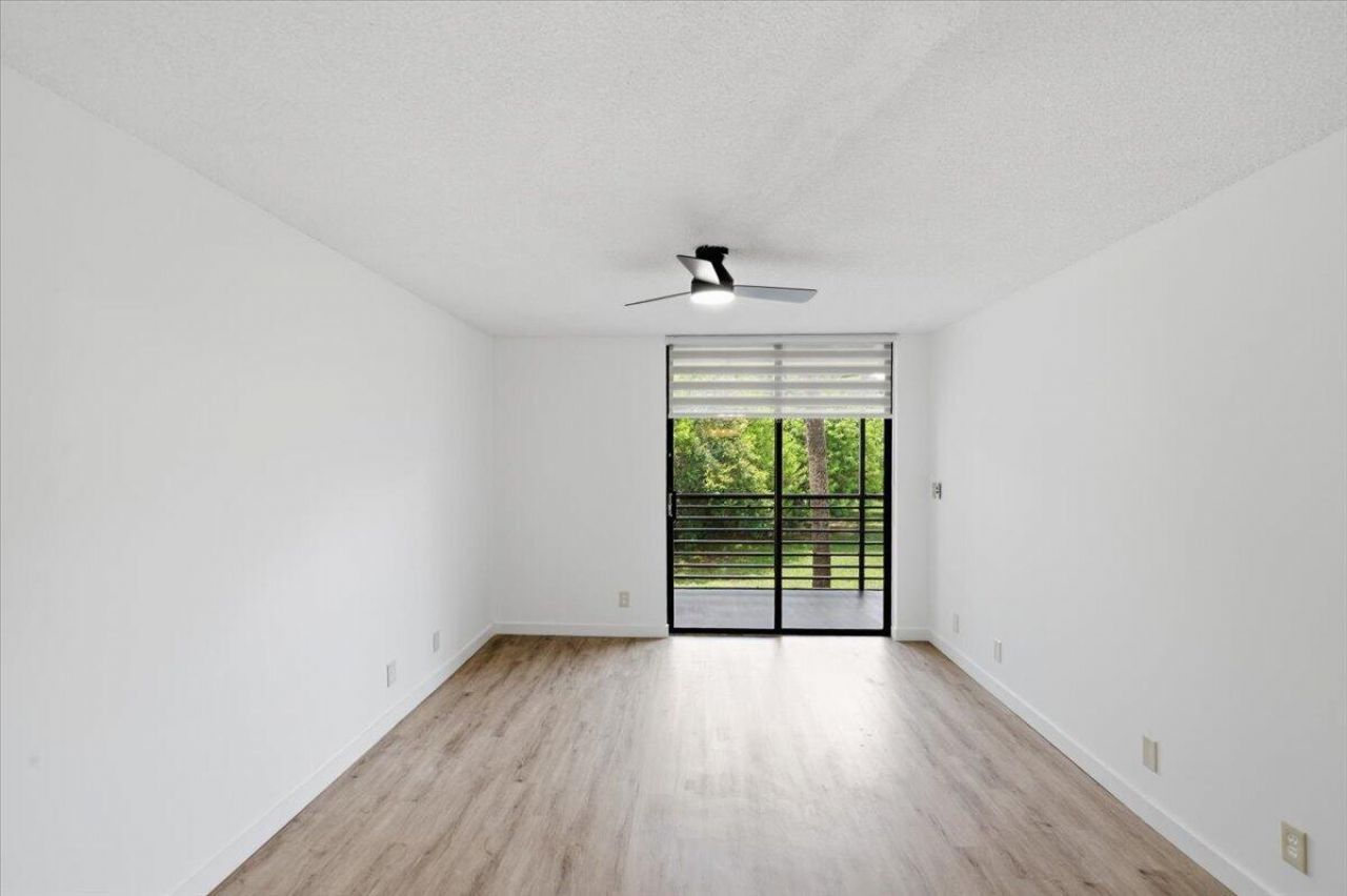 6301 N University Drive, Unit 206, Tamarac, FL 33321 Photo