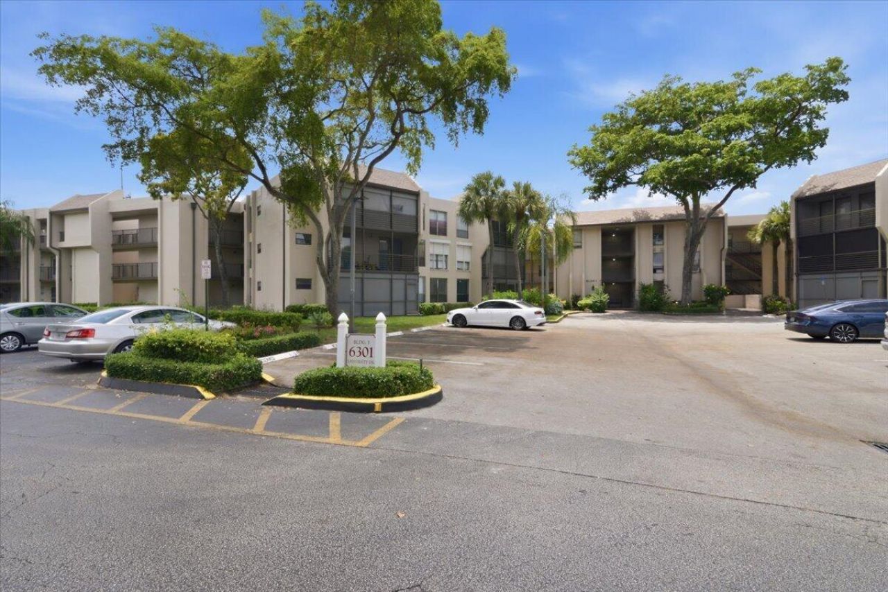 6301 N University Drive, Unit 206, Tamarac, FL 33321 Photo