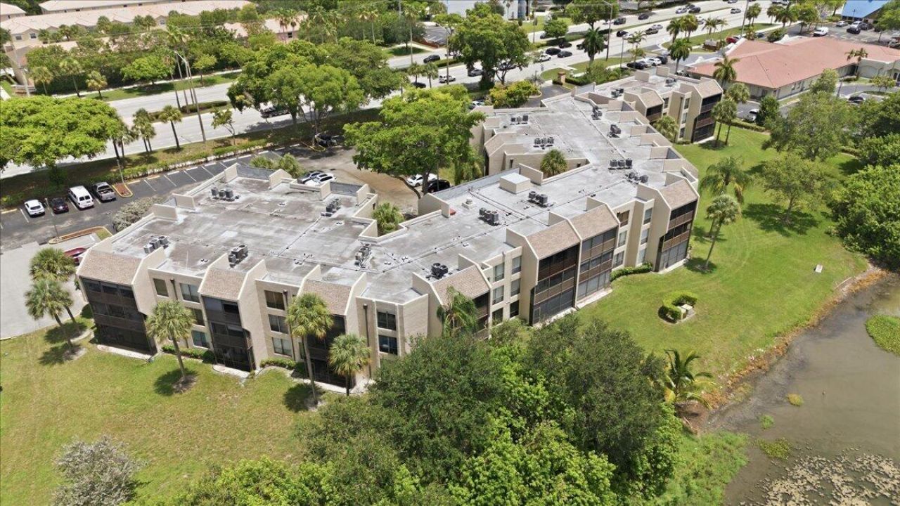 6301 N University Drive, Unit 206, Tamarac, FL 33321 Photo