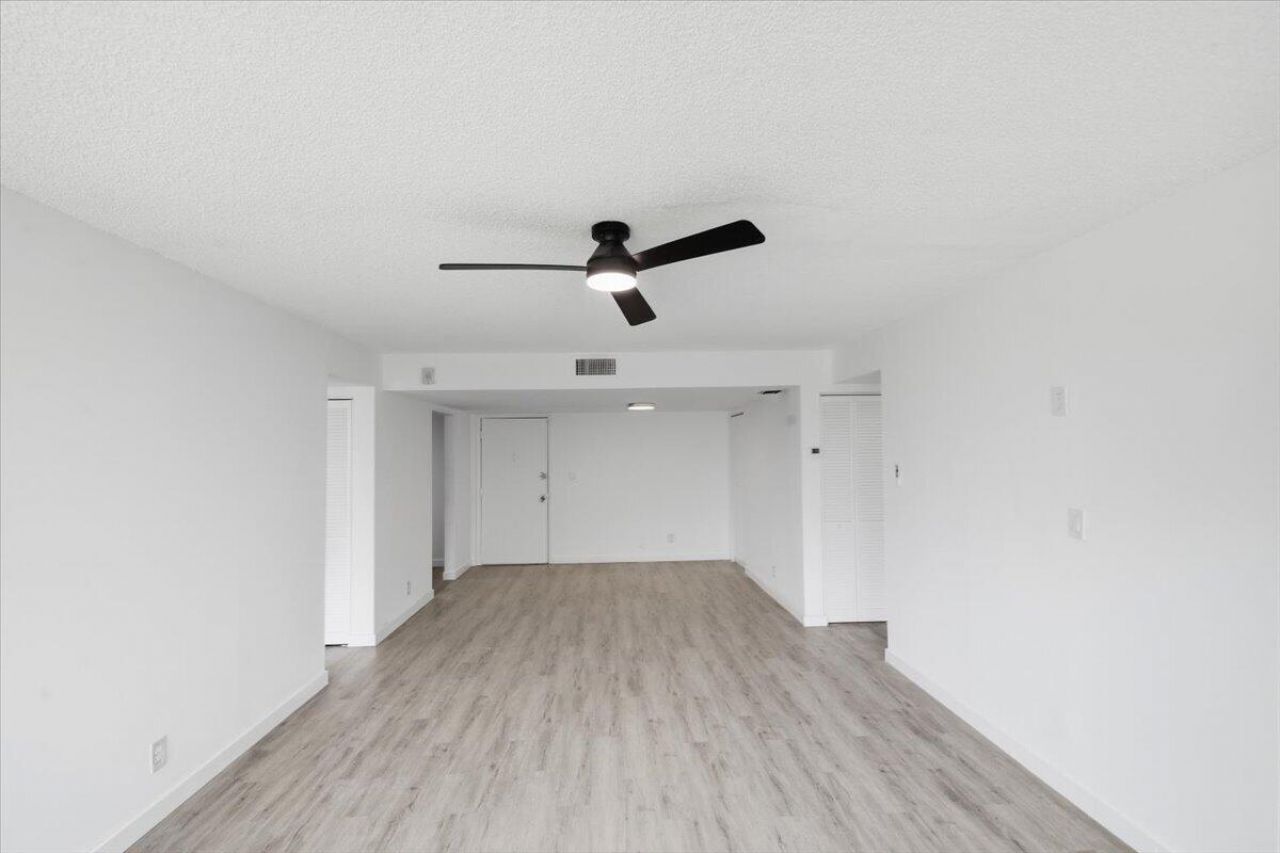 6301 N University Drive, Unit 206, Tamarac, FL 33321 Photo