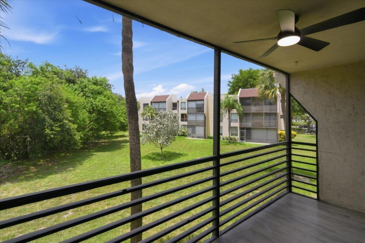 6301 N University Drive, Unit 206, Tamarac, FL 33321 Photo