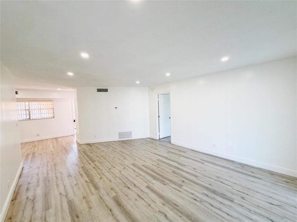2710 Riverside Drive, Unit 201-A, Coral Springs, FL 33065 Photo