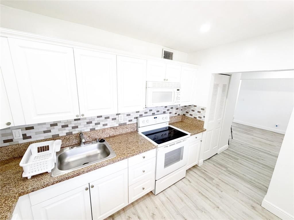 2710 Riverside Drive, Unit 201-A, Coral Springs, FL 33065 Photo