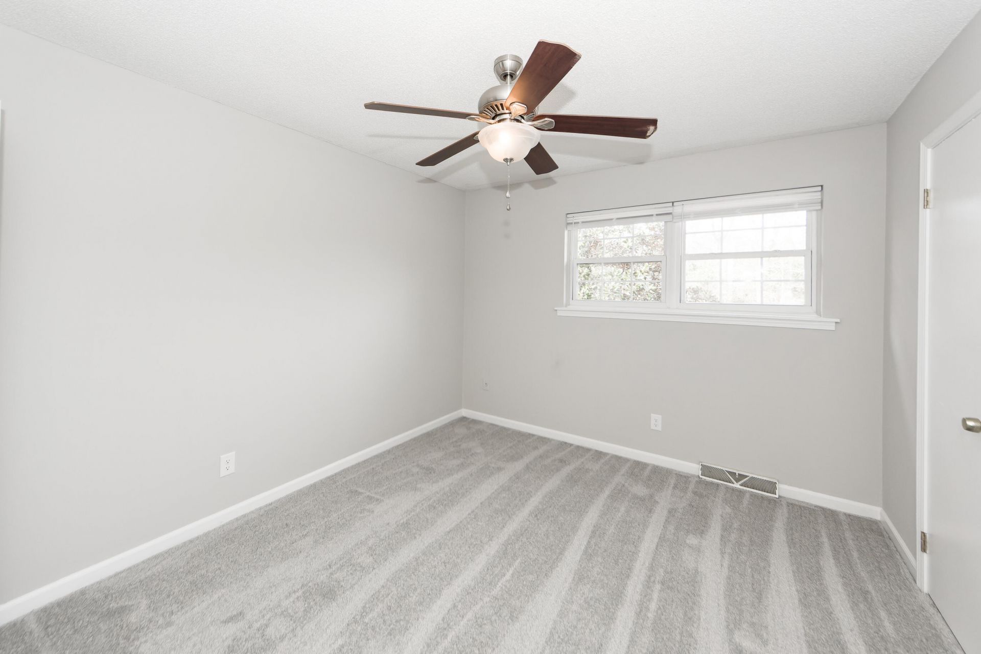 1305 Mathis Ferry Road Photo 17